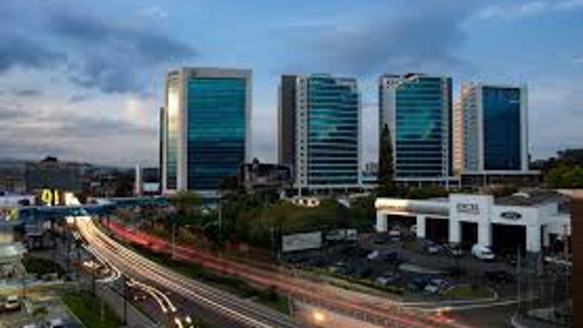 OFICINA EN ALQUILER EN ZONA 10  -  ZONA PRADERA - Image 1