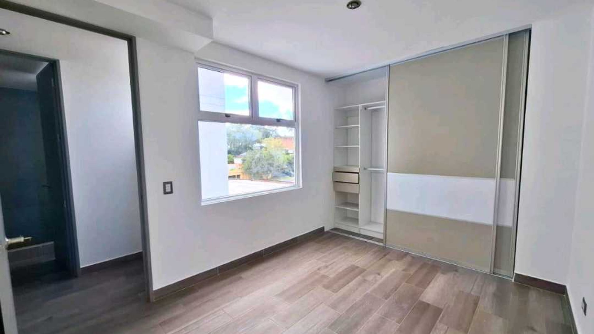 APARTAMENTO EN ALQUILER ???? Edificio Brickell, Zona 16 - Miniatura 7