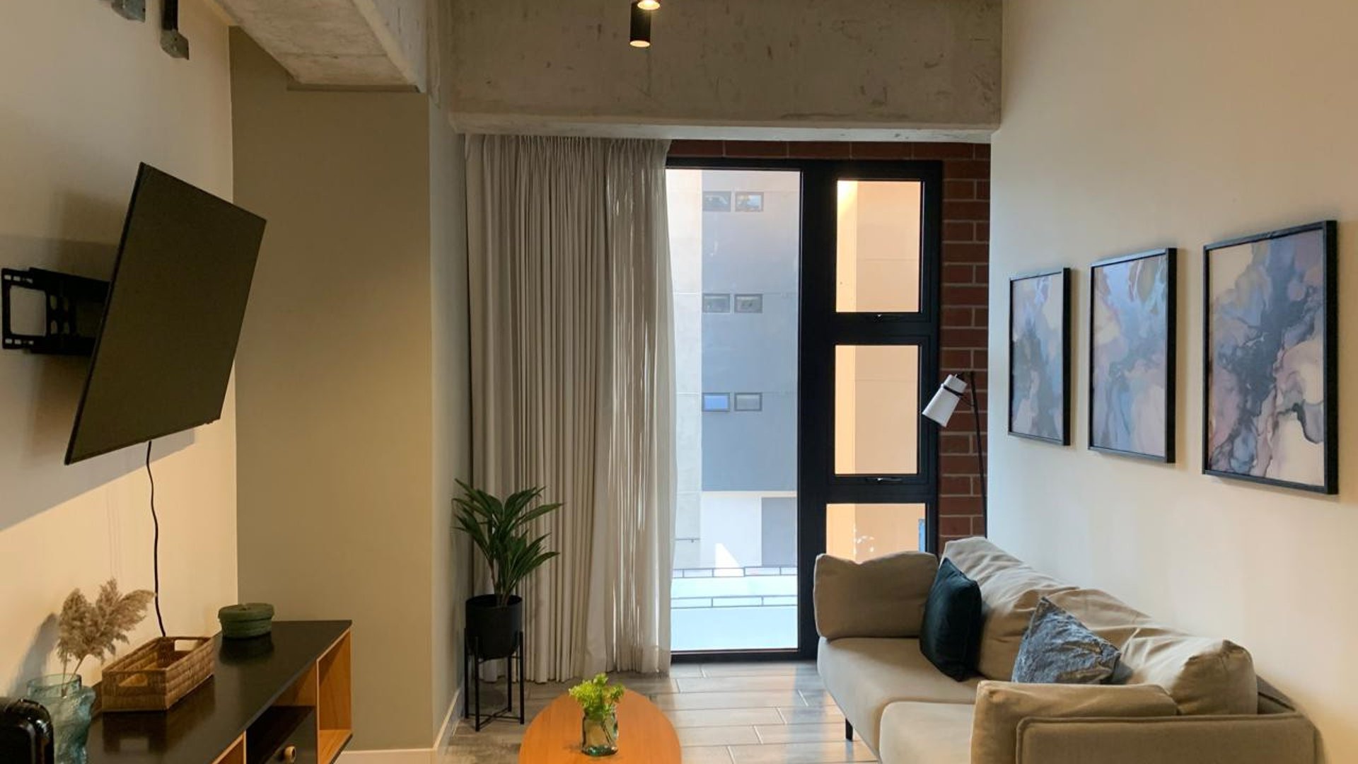 Apartamento en Renta Amueblado en Zona 4