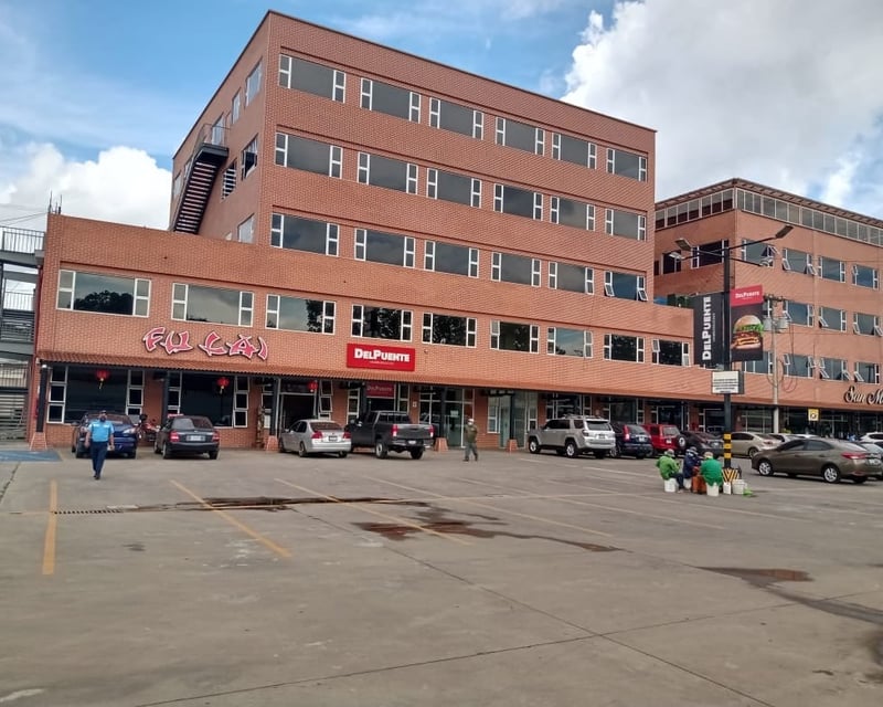 Edificio en renta en Plaza Canada Zona 12