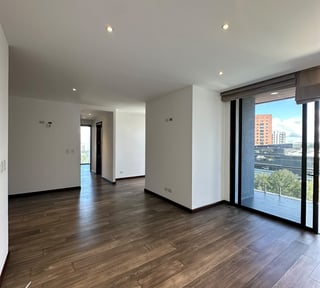 Rento apartamento en zona 15 VH2 Edificio Vhista