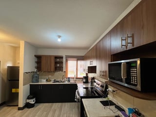 *Vendo casa en Hacienda Las Mercedes I Carr. a San José Pinula* - 5