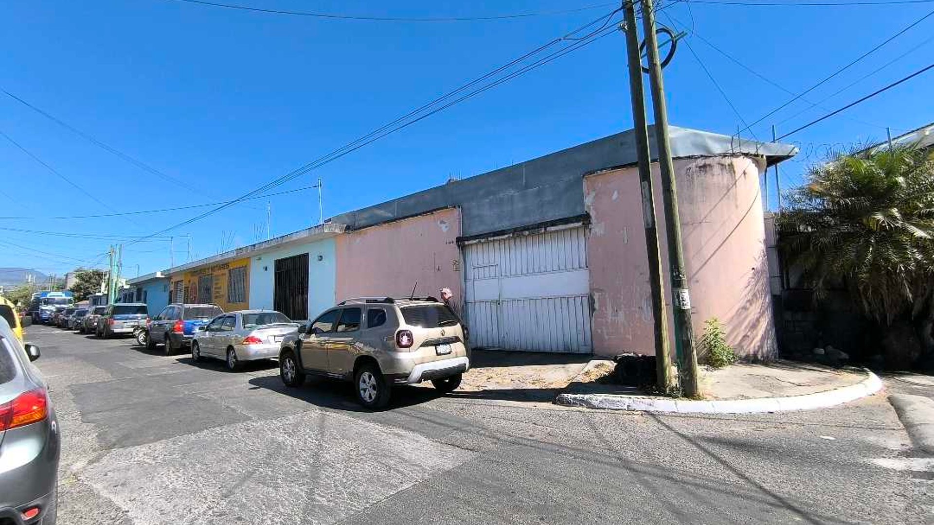 Vendo en Residenciales Catalina, Amplia propiedad con con 4 Locales - Miniatura 6