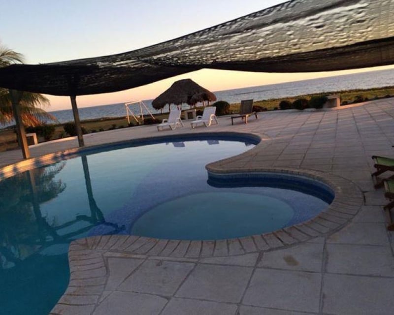 Casa de playa en alquiler, Monterrico