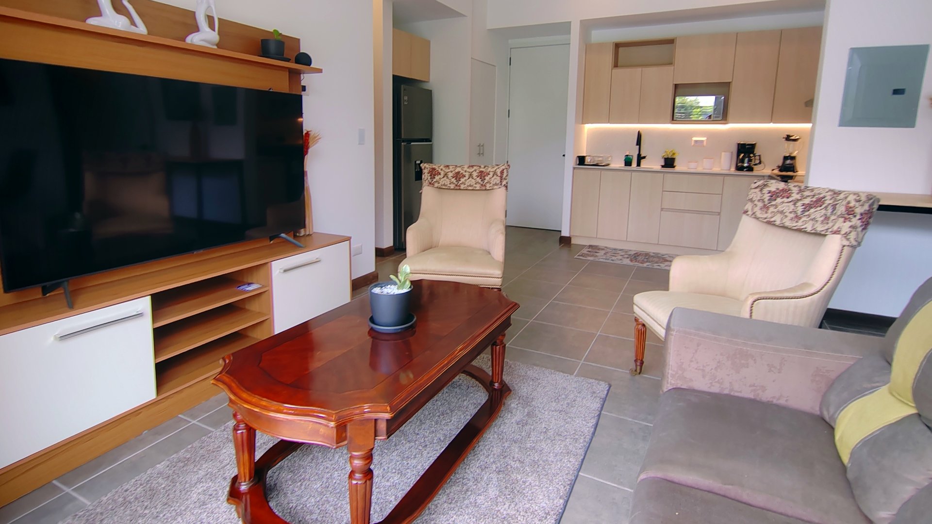 APARTAMENTO AMUEBLADO P/ESTRENAR,  EDIF. QUINCE ESQUINA, ZONA 15 - Miniatura 5