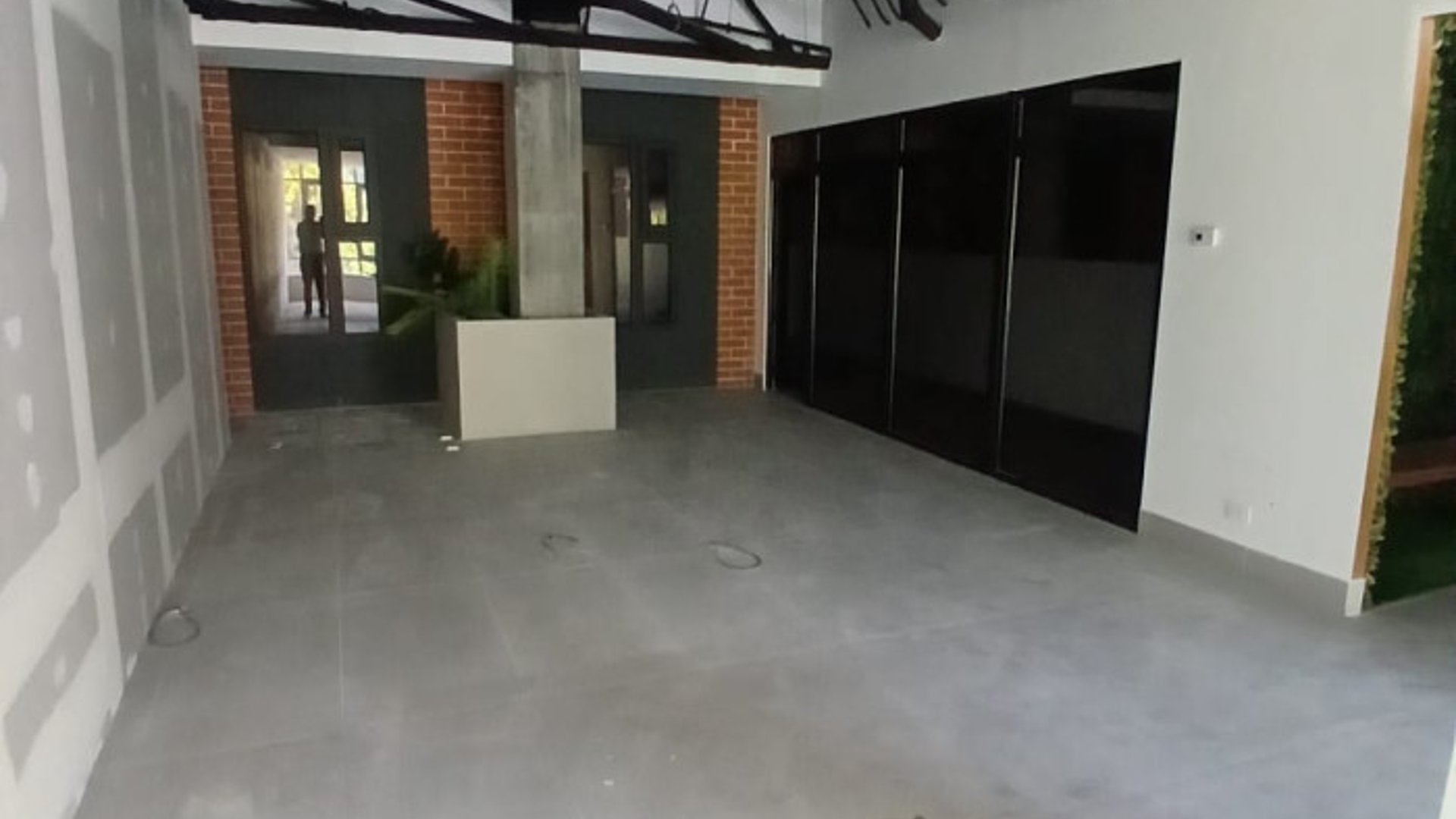 Espaciosa oficina comercial en renta en Santa Catarina Pinula - Miniatura 15