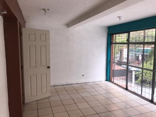 En Venta Casa para uso comercial en Zona 4 - Image 1