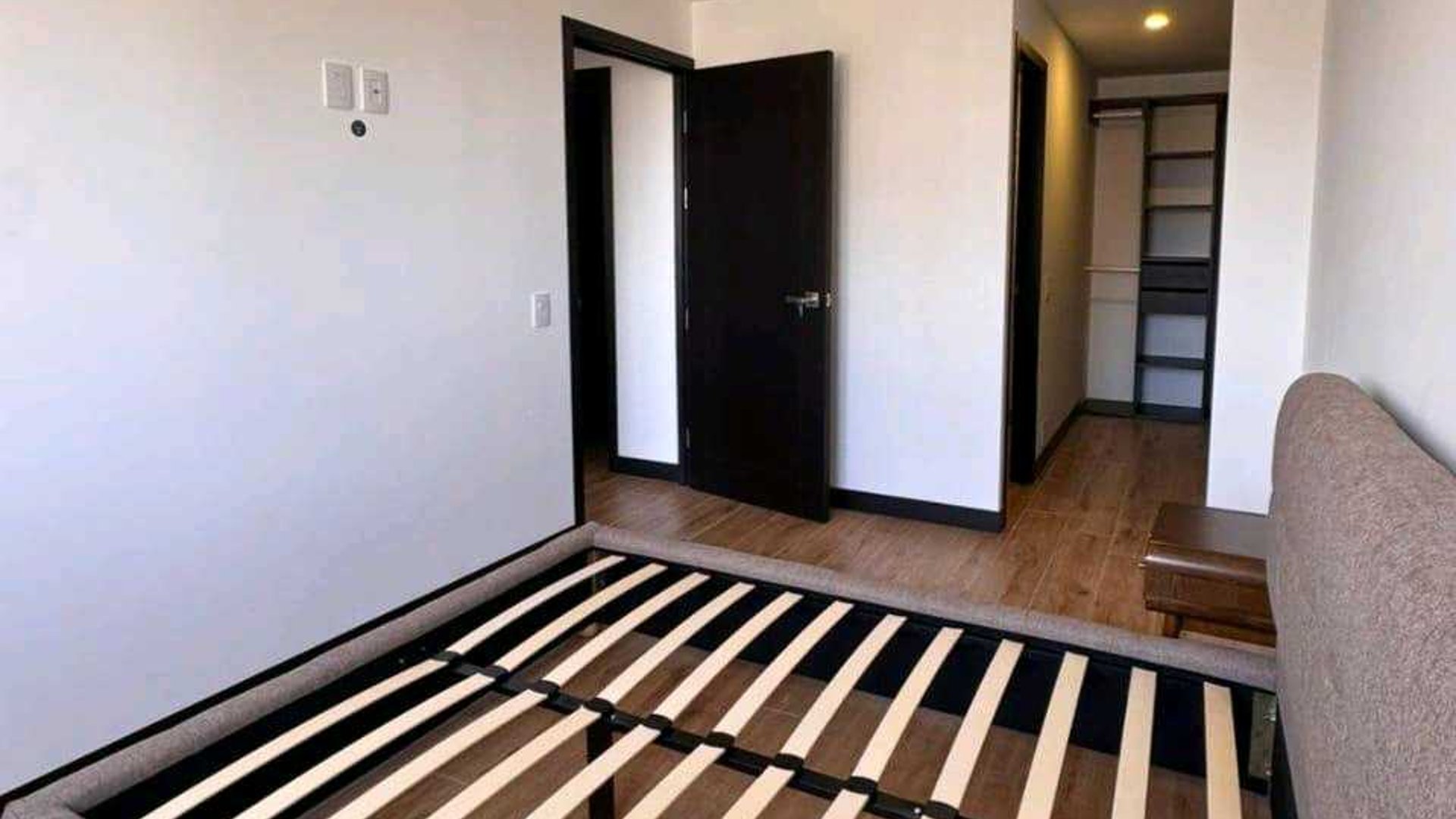 APARTAMENTO AMUEBLADO EN VENTA/ ALQUILER ???? Edificio Alena, Zona 15 VH2 - Miniatura 4