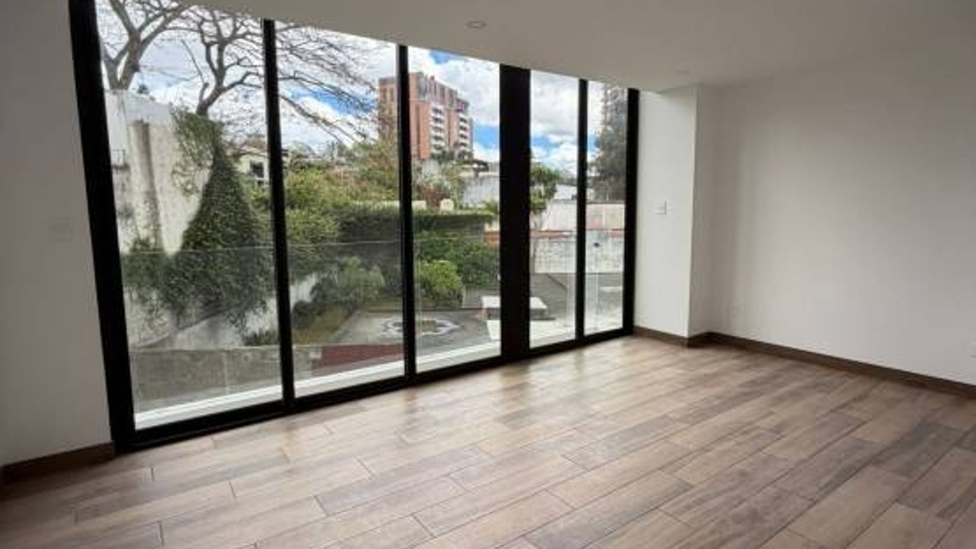 Apartamento en Venta, Zona 15 (V9993) - Image 1