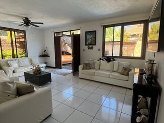 Chalet en venta frente al mar – Playa Linda - 4