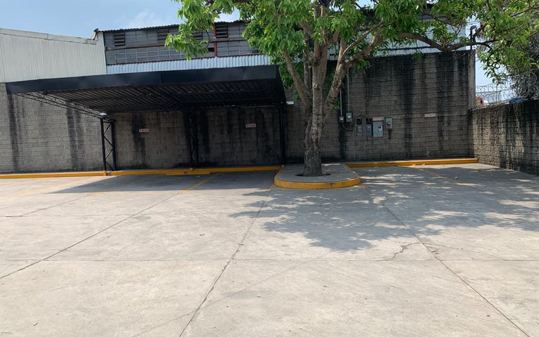 Bodega en Venta, zona 9 - Miniatura 2