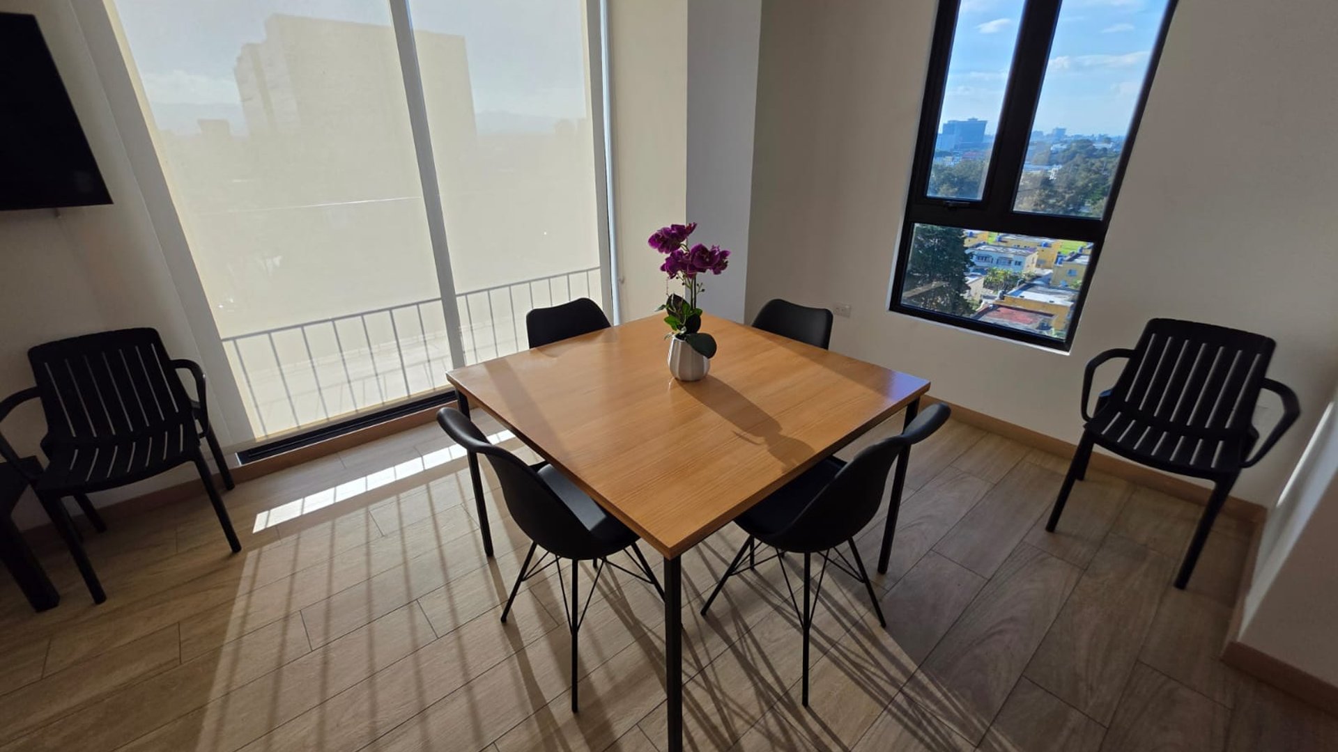 Apartamento amueblado en renta - 2 habitaciones en zona 10 Ref-5971 - Miniatura 4