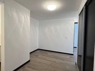 Venta  de apartamento en Edificio Segheria para inversión  zona 14 - 5
