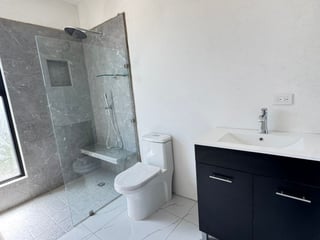 Casa en venta, Zona 16, Hacienda Real. - Image 11