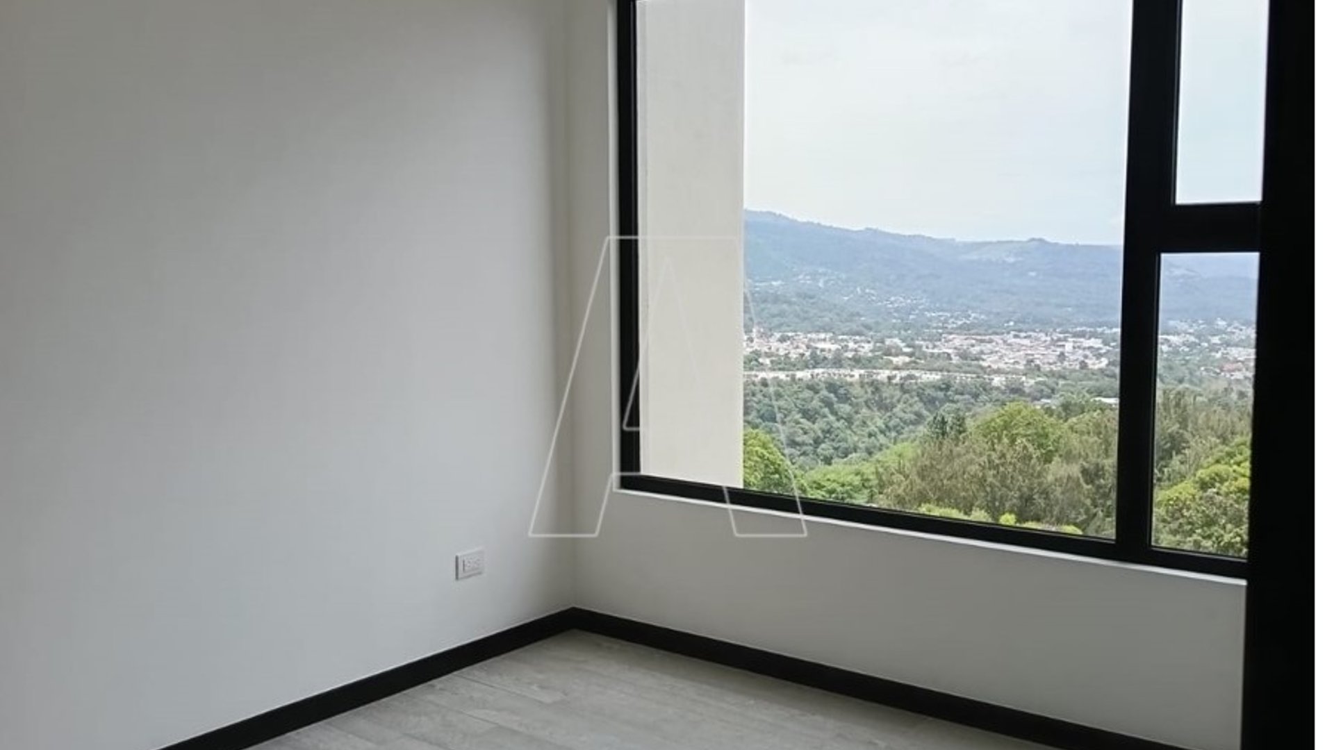 Moderno Apartamento en Renta - Zona 13, Avenida Las Américas - Miniatura 8