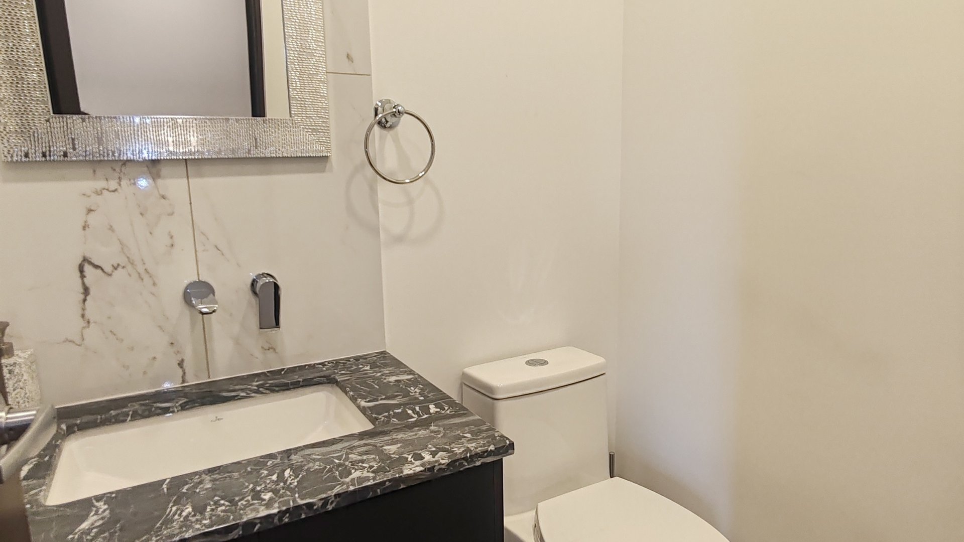 Apartamento Amueblado en Renta en Zona 11 Altaire - Miniatura 15