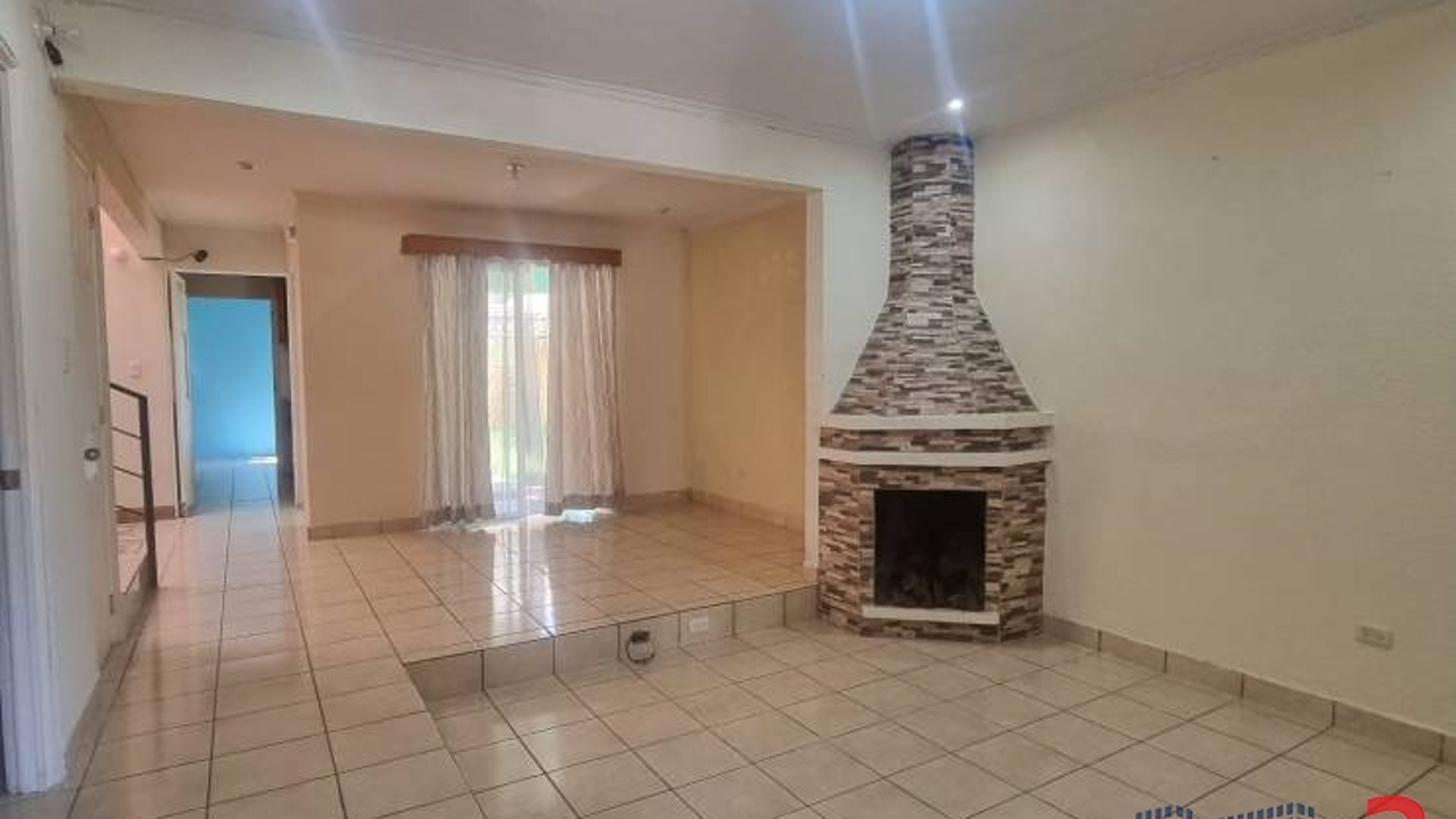 Casa en condominio en Venta, Carretera a San José Pinula (V8405)