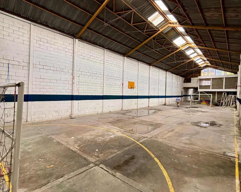 Edificio en venta de 4 niveles más sotano en Z1 Villa Canales Ref-5349