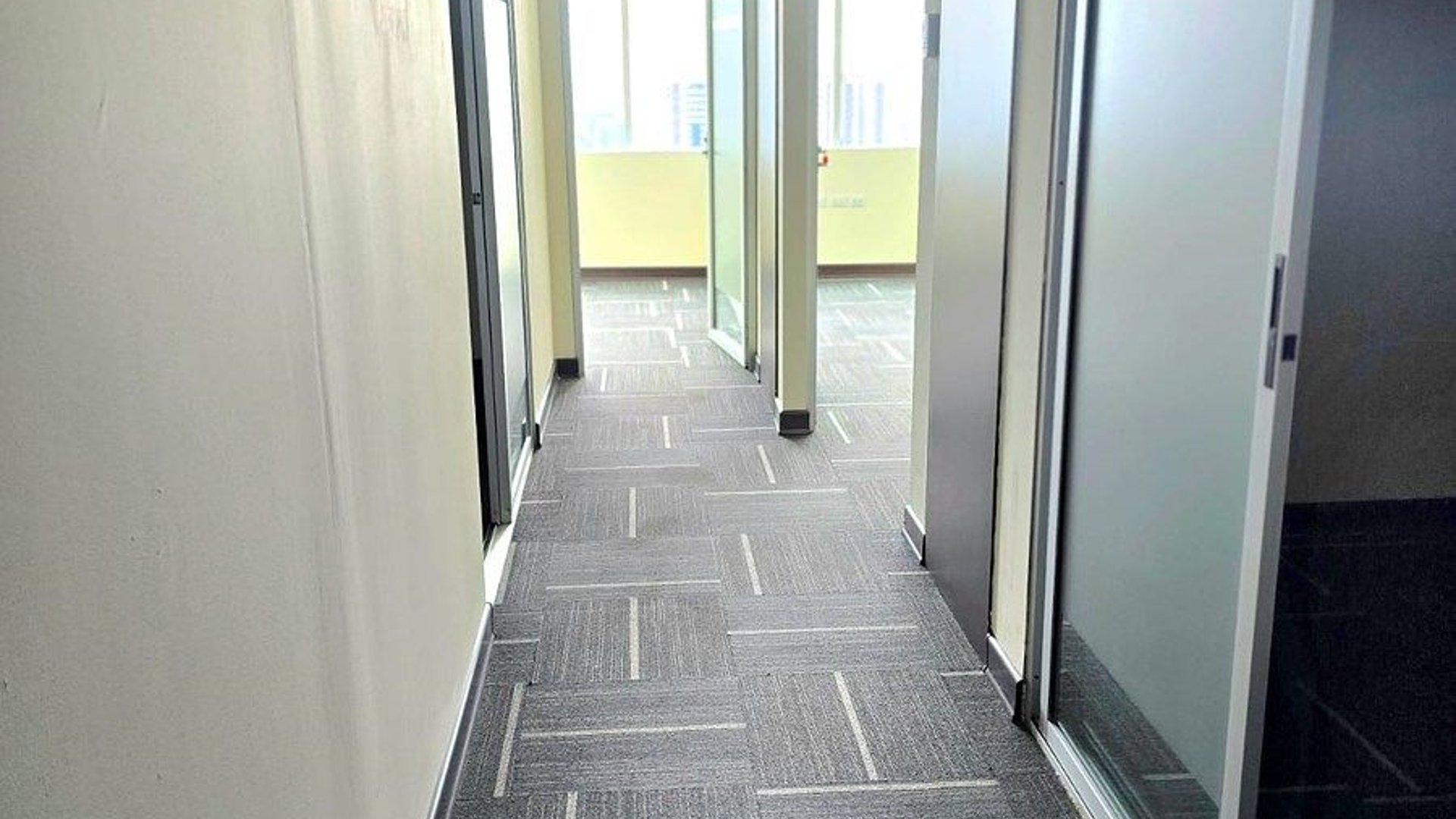 OFICINA GRANDE Y MODERNA EN ZONA PRADERA‼️ - Miniatura 4