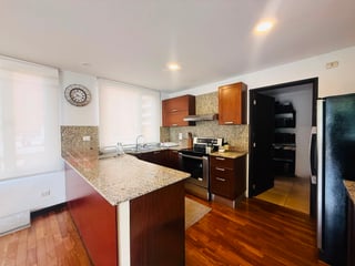 VENTA DE AMPLIO Y CÉNTRICO APARTAMENTO - ARIA, ZONA 10 - 4