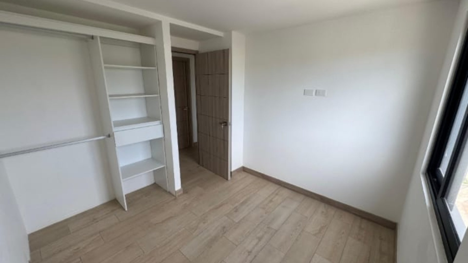 RENTA APARTAMENTO EDIFICIO ARMONÍA ZONA 12 - Miniatura 10