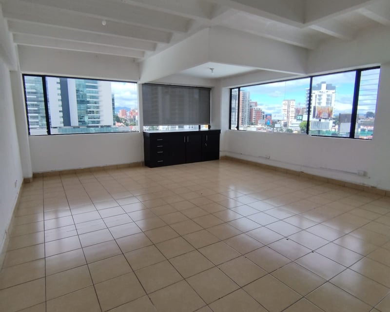 VENTA DE OFICINA EN PLAZA BURÓ | 20 CALLE, ZONA 10