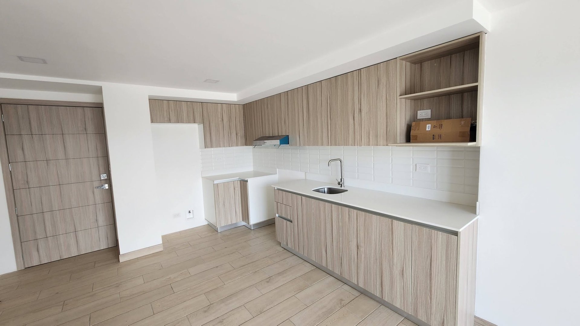 Apartamento amplio en alquiler ARMONIA, Zona 12 - Miniatura 3