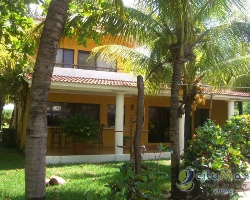 SE VENDE CASA EN MONTERRICO