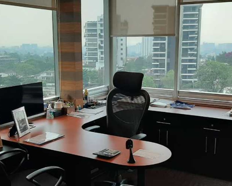 Vendo o Rento amplias oficinas Edif Avante Zona 15