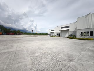 Warehouse for Rent in Rio Hondo, Guatemala | 1080 m², 24/7 Security - Image 1