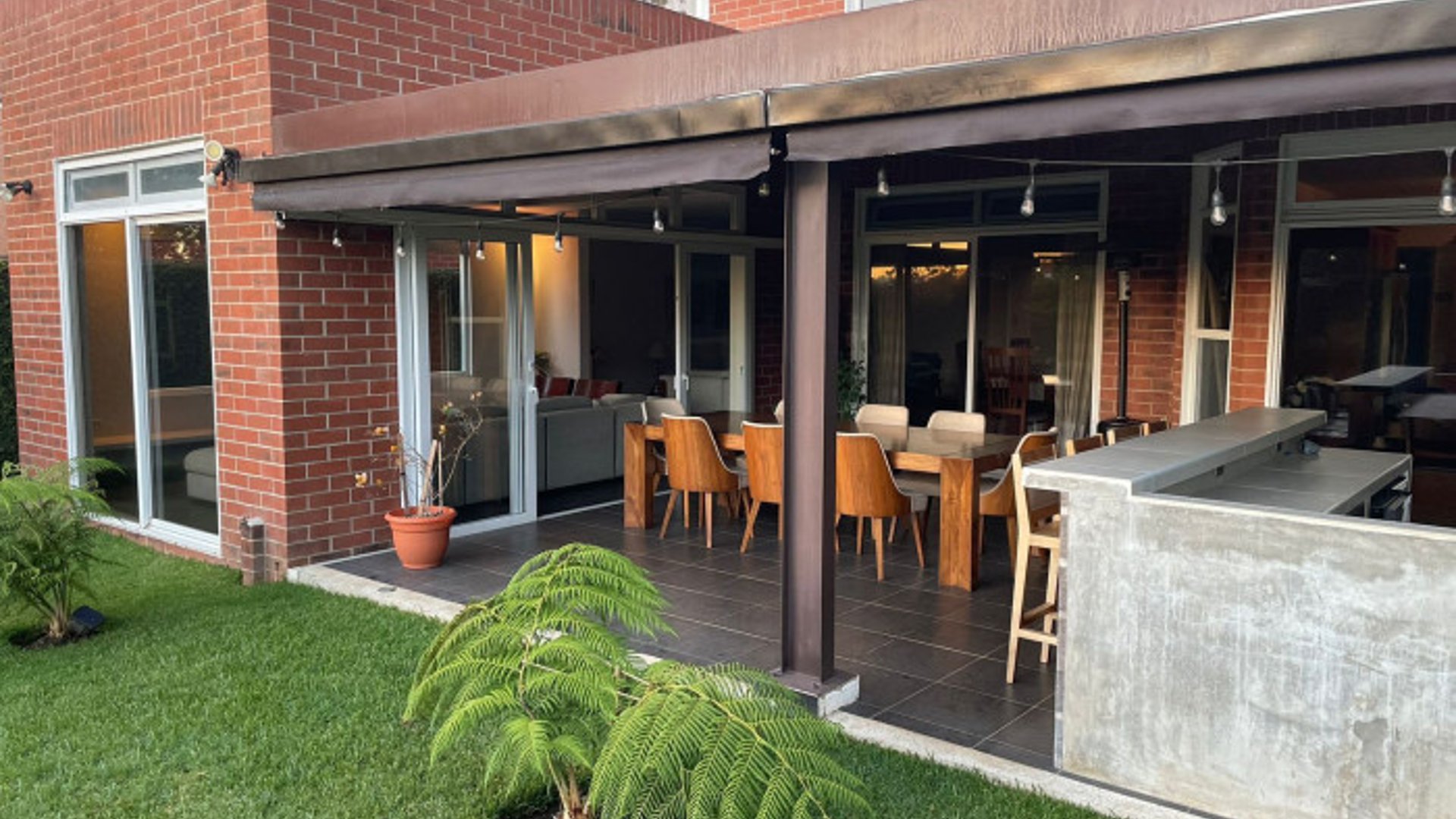 CASA EN VENTA EN CONDOMINIO COLINAS DE CASTEL