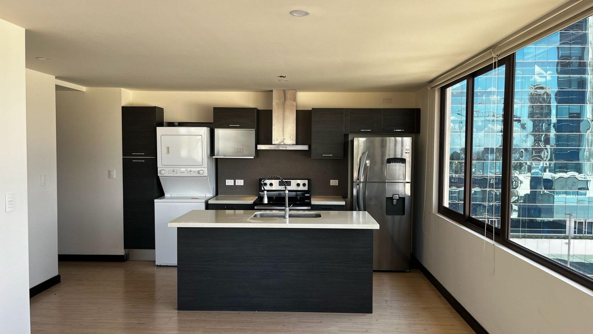Renta y Venta de Apartamento en VEINTI4 Zona 10 a la par de Zona Pradera | 2 Habitaciones completas