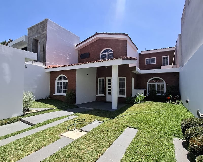 Casa en Venta en Las Orquídeas San Cristóbal Guatemala