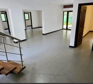 Casa en venta – Zona 15 Vista Hermosa 2, ideal oficinas o vivienda