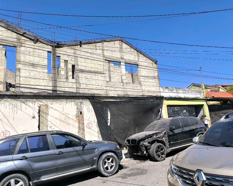 Vendo en Residenciales Catalina, Amplia propiedad con con 4 Locales