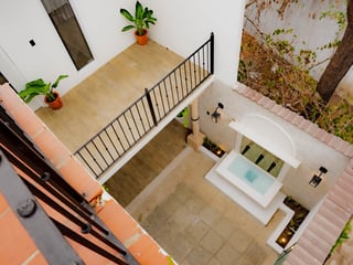 En venta Casa de diseño en Antigua Gardens, Alotenango - 5