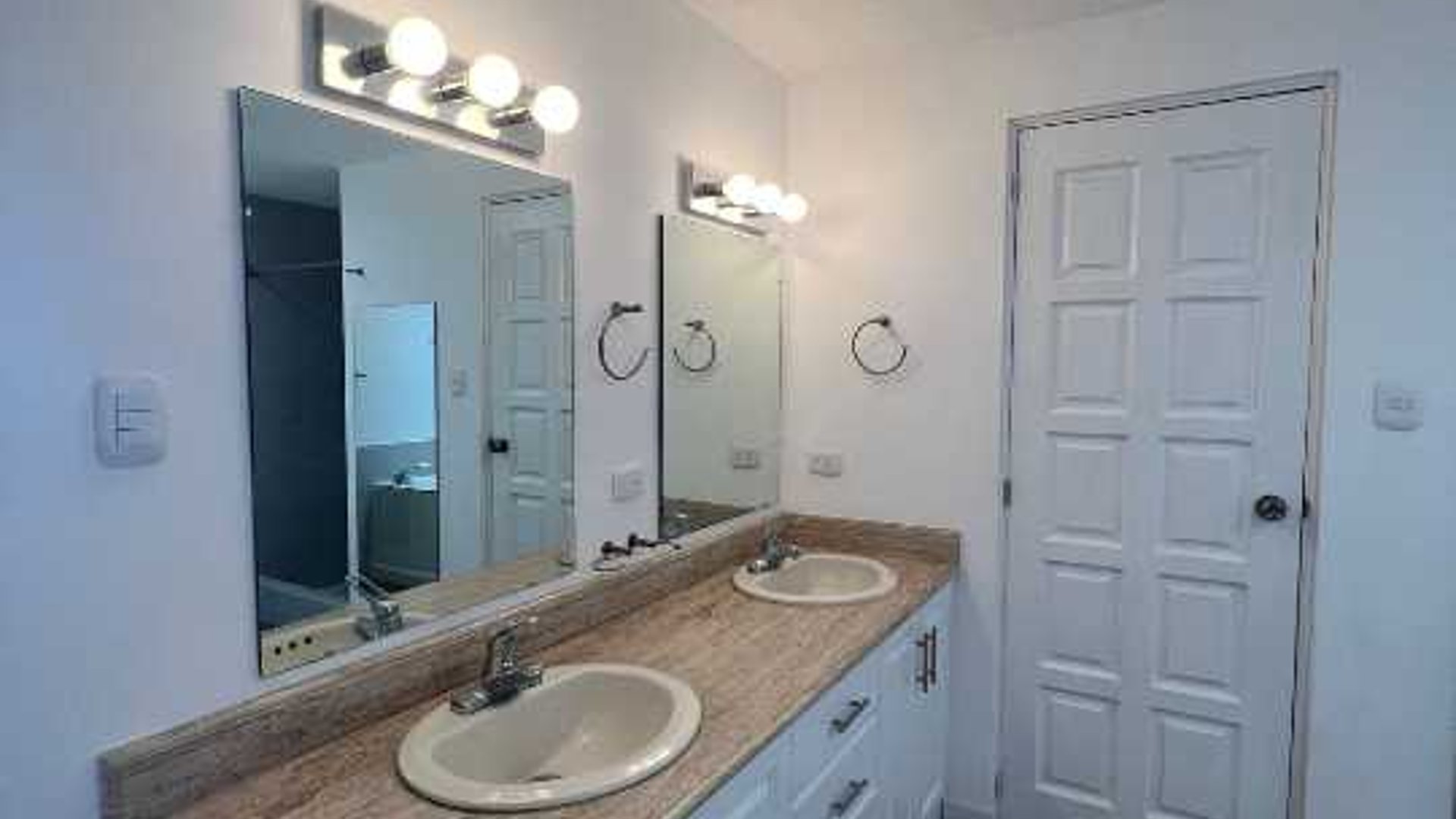 Vendo Lindo y Amplio Penthouse Edificio Antiguo zona 14 - Miniatura 21