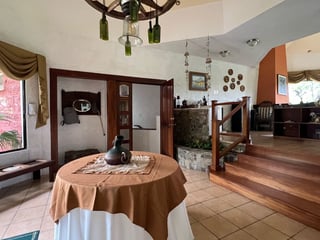 Venta casa a desniveles con jardín en Km 14.5 CAES dentro de Muxbal - 4