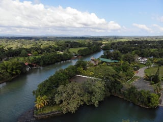 En Venta Terreno Exclusivo en Condominio Rio Dulce - 2