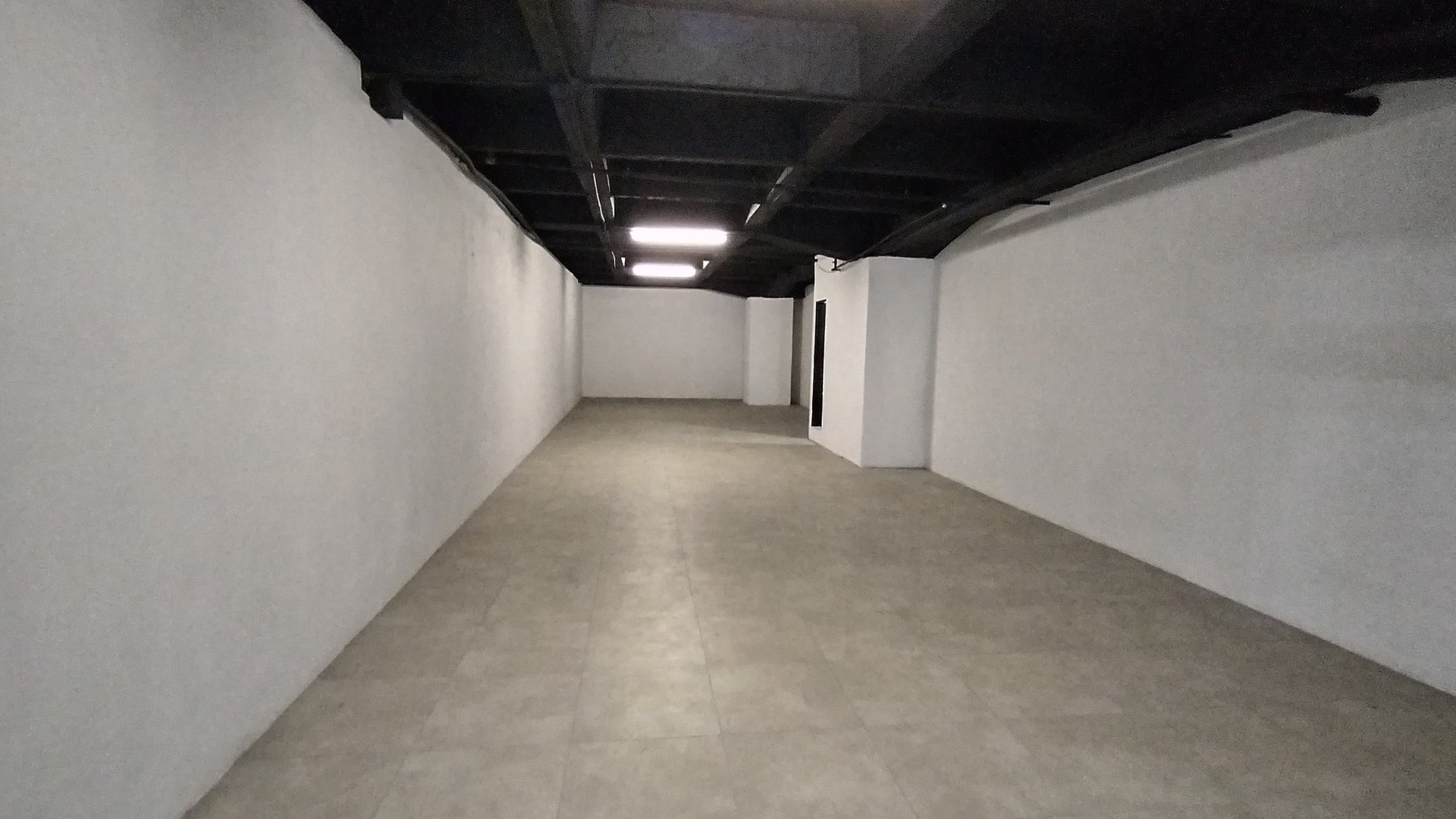ALQUILO LOCAL COMERCIAL EN EDIFICIO GEMINIS 10 - Miniatura 3