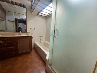 Casa en Venta – Sector La Villa, Zona 14 - Image 6