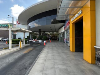 Local Comercial En Renta en Zona 9 - Image 1