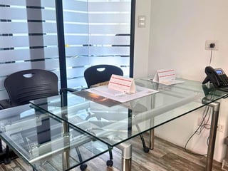 Oficina privada amueblada ideal para 1 persona en zona 10 Ref-5866 - 4
