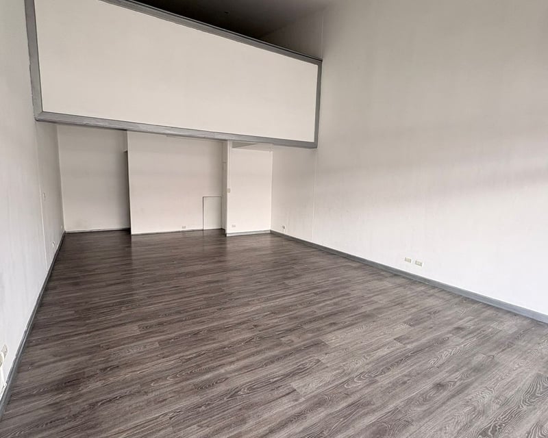 Alquiler de local Comercial en plaza 20 calle zona 10