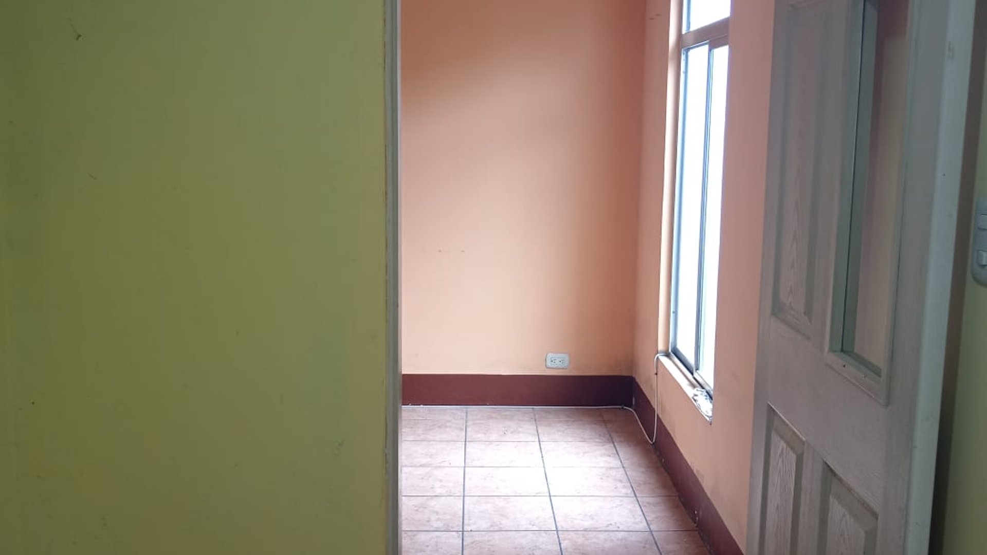 Casa de dos niveles en renta   En Villas de San Miguel - Image 1