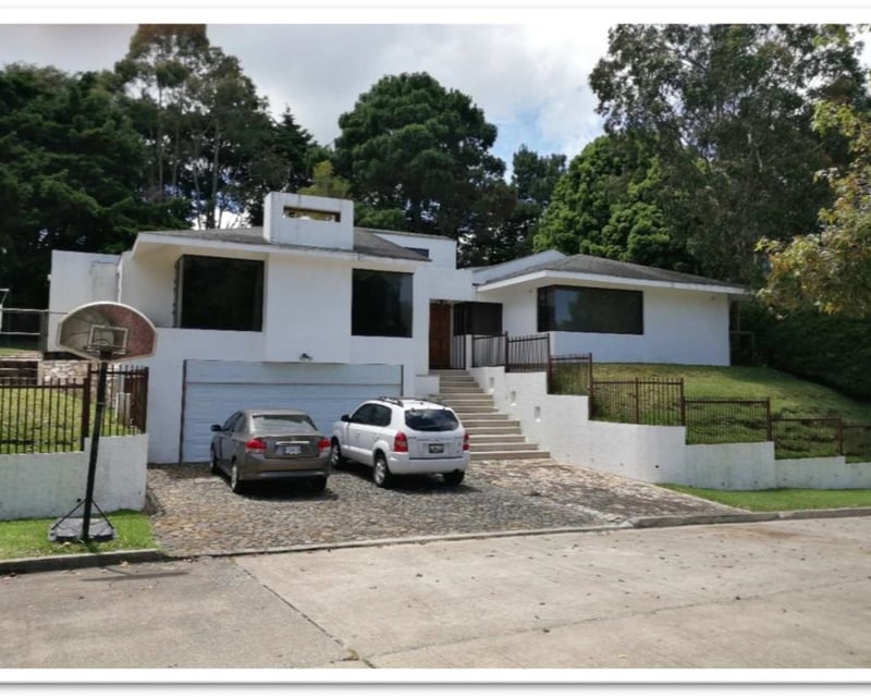 CASA EN VENTA O RENTA DENTRO EXCLUSIVO CONDOMINIO AREA DE OLMECA