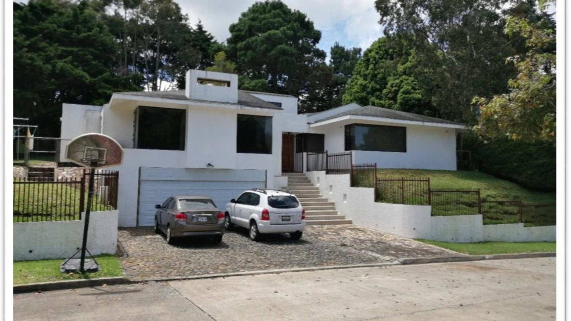 CASA EN VENTA O RENTA DENTRO EXCLUSIVO CONDOMINIO AREA DE OLMECA