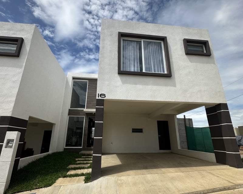 Casa en venta en condominio – Km 18.5 San José Pinula