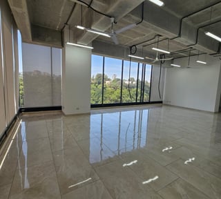En Renta Oficina Comercial en Zona 15