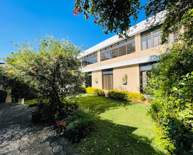 ALQUILER DE AMPLIA CASA VIVIENDA U OFICINAS - ZONA 07 